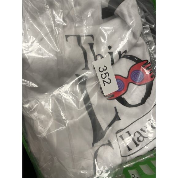 NWT Harry Potter T Shirt L Women White Black I Solemnly Swear Graphic Boxlunch - Picture 5 of 5